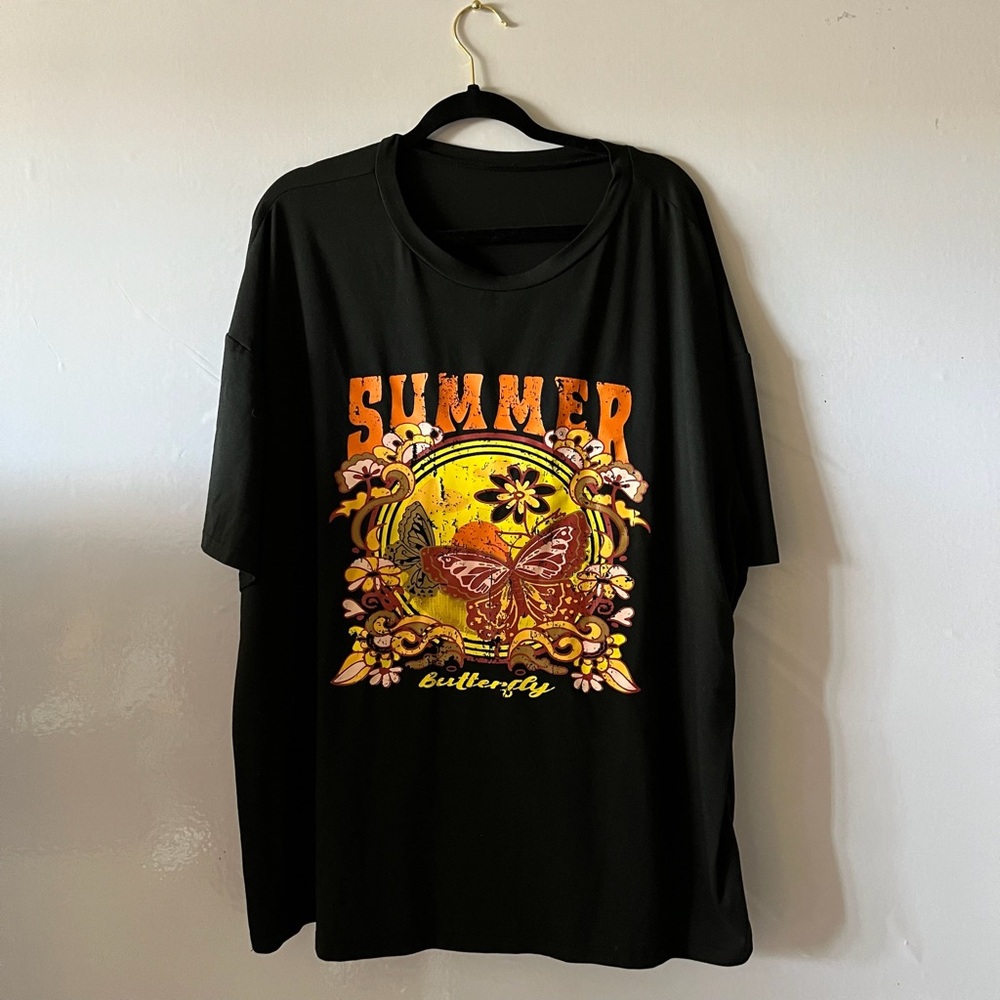 Summer butterfly graphic tee - Picture 2 of 8